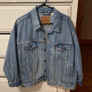VINTAGE LEVI’S JEAN JACKET